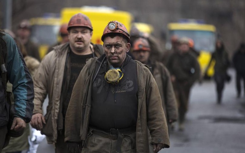 77 ανθρακωρύχοι , Ντονέτσκ,ουκρανικός βομβαρδισμός
